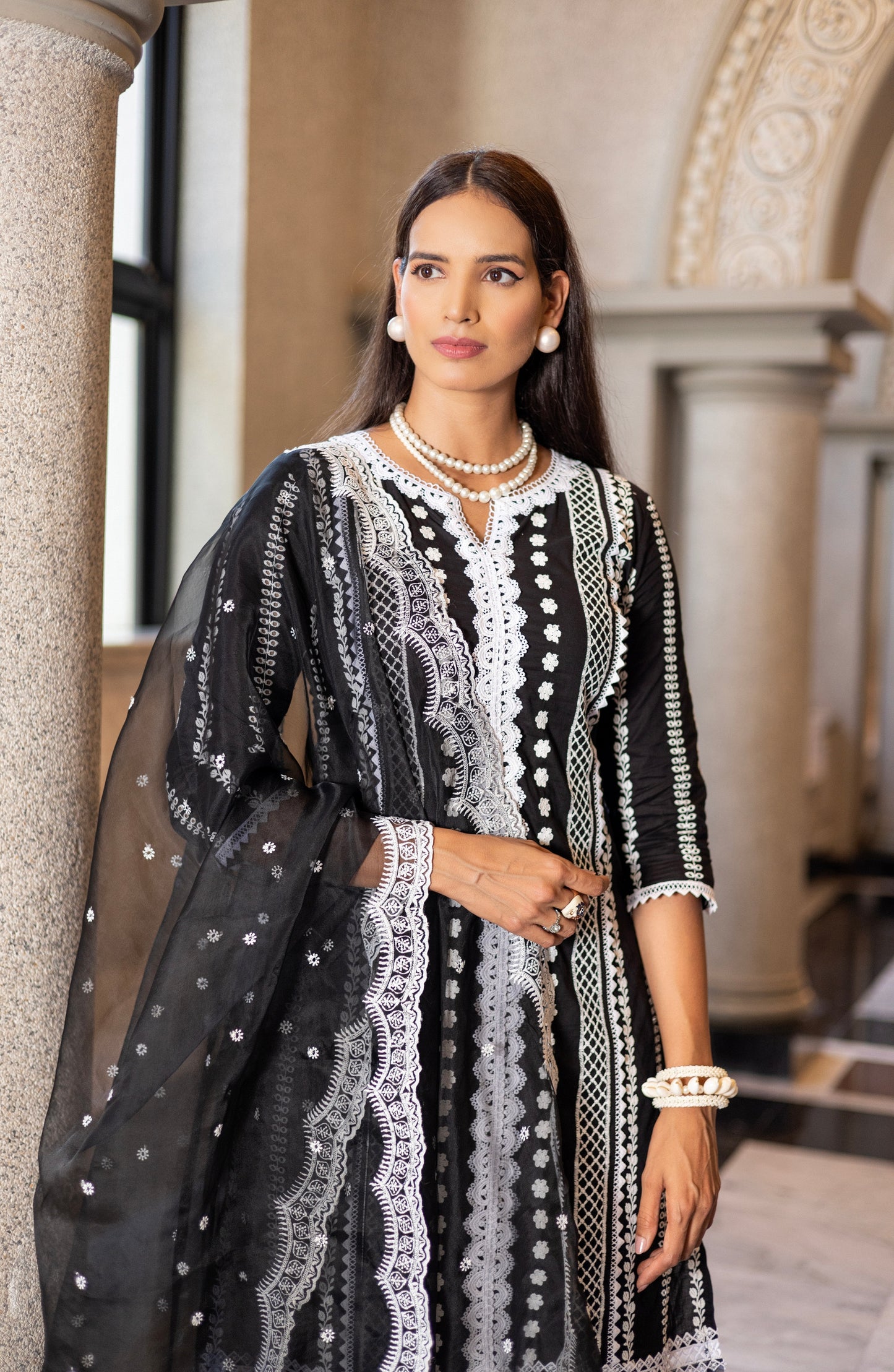 BLACK AND WHITE EMBROIDERED SUIT SET