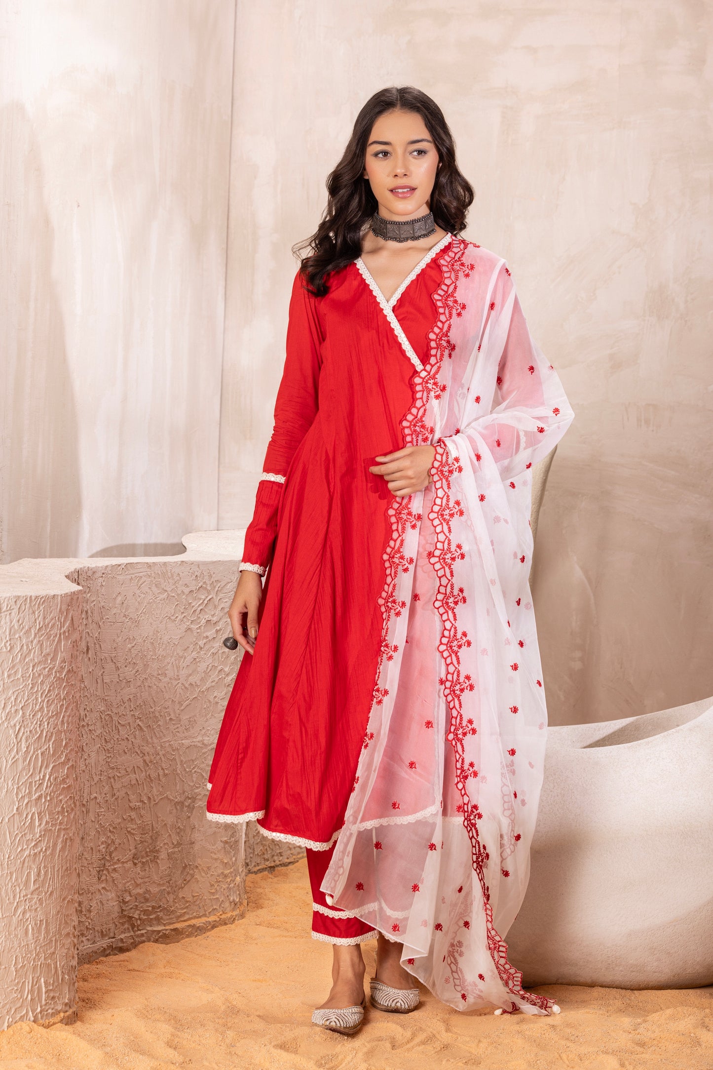 RED CRUSH KURTA SET WITH CREAM ORGANZA DUPATTA