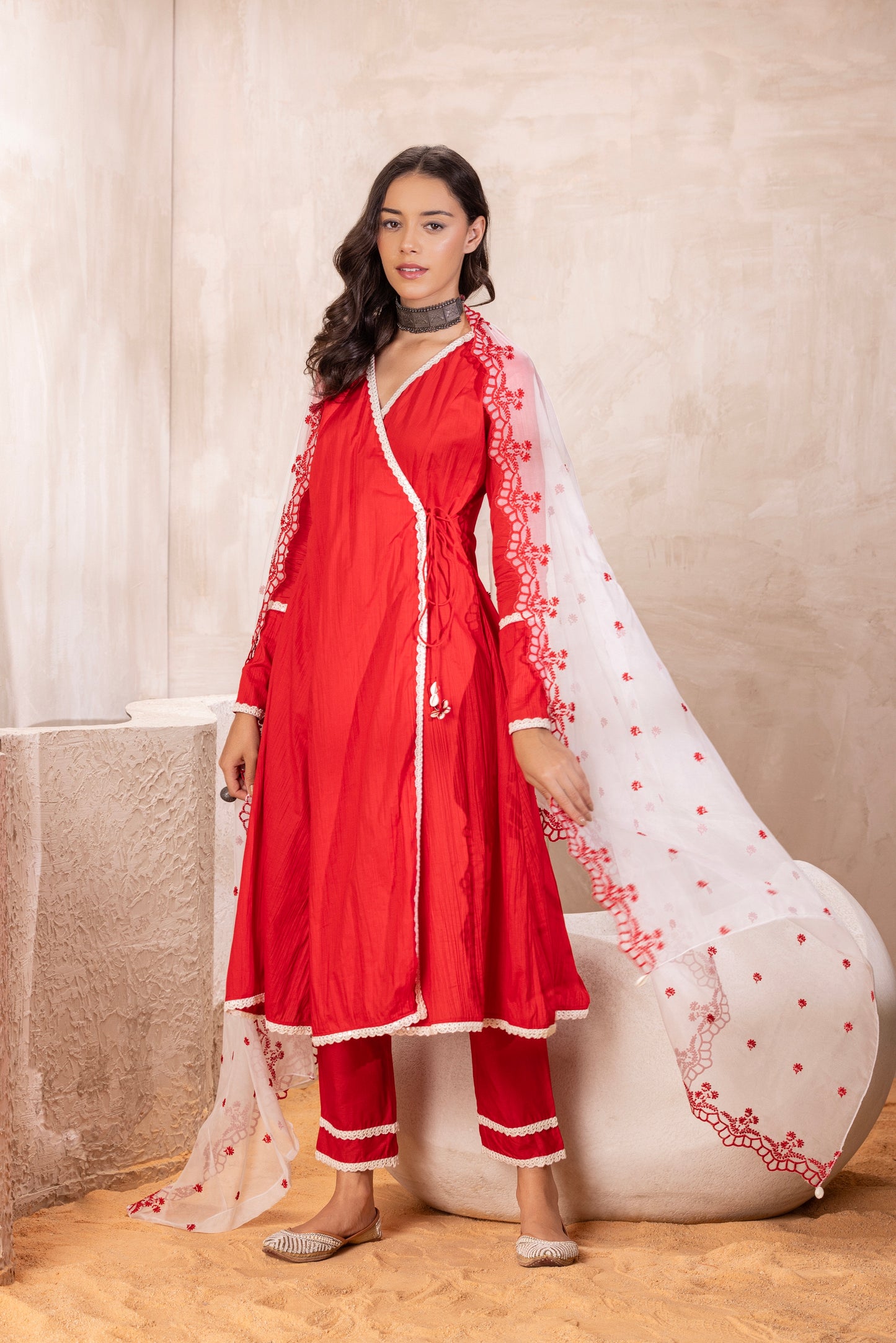 RED CRUSH KURTA SET WITH CREAM ORGANZA DUPATTA