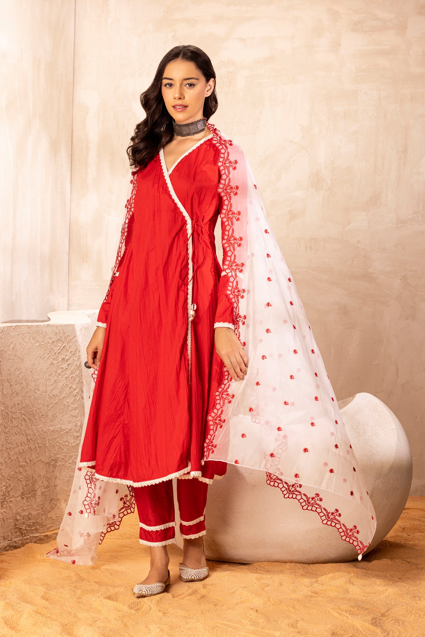 RED CRUSH KURTA SET WITH CREAM ORGANZA DUPATTA