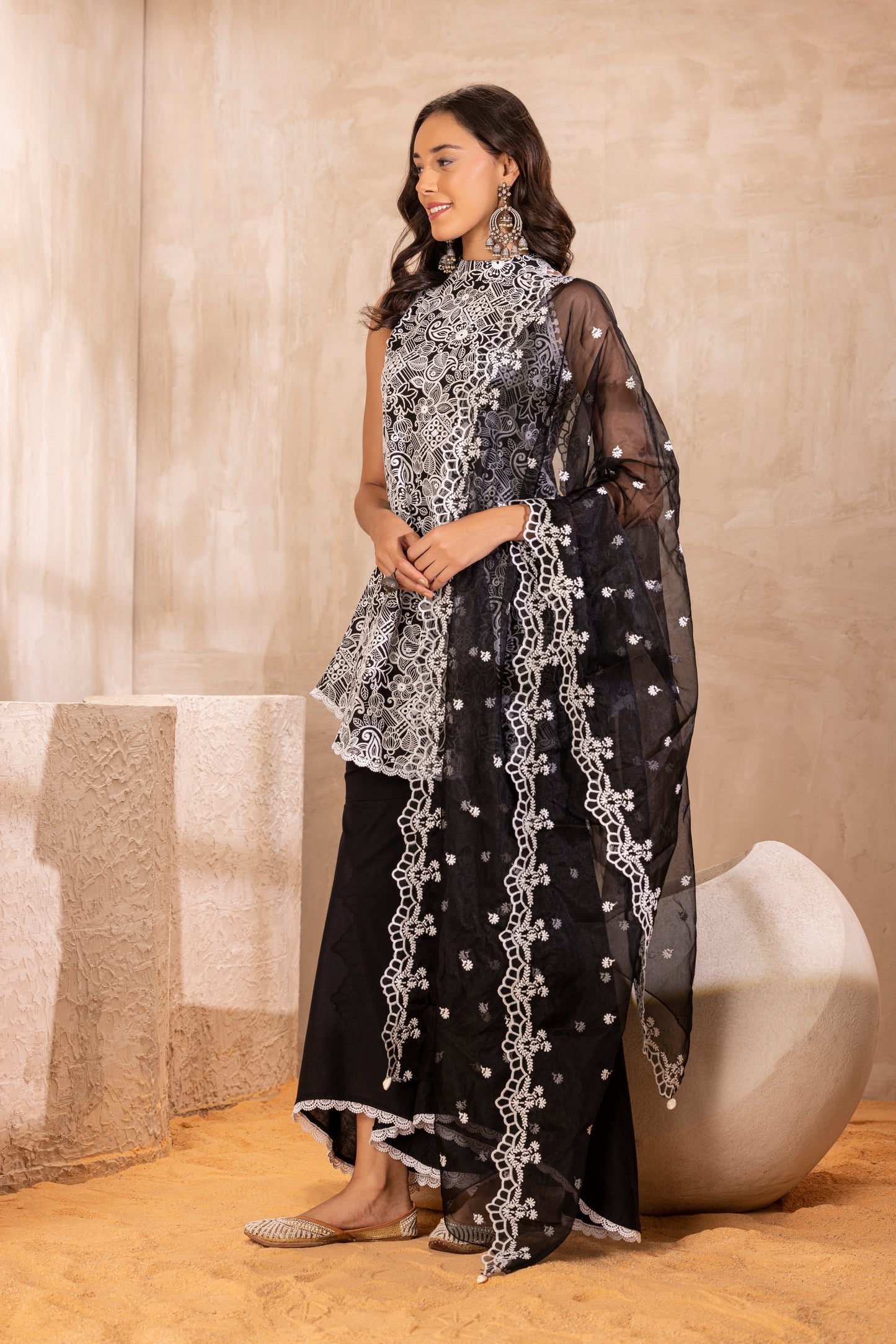 BLACK HALTER EMBROIDERED KURTA SET WITH ORGANZA DUPATTA