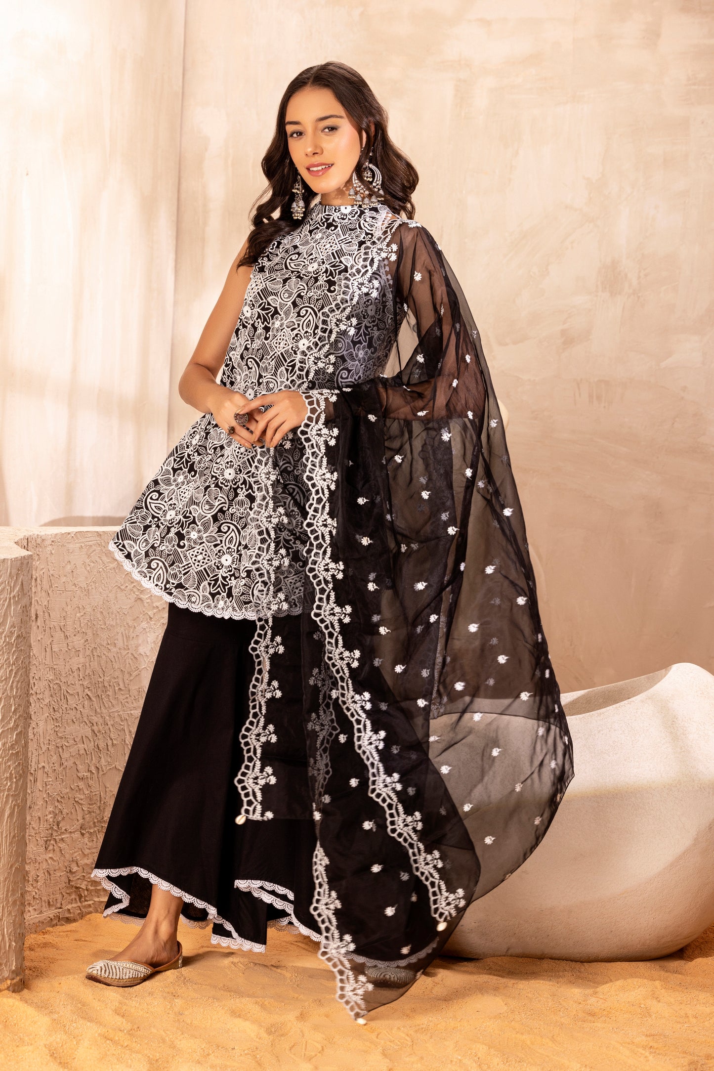 BLACK HALTER EMBROIDERED KURTA SET WITH ORGANZA DUPATTA
