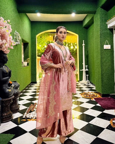 Onion pink velvet suit Set with Organza Dupatta