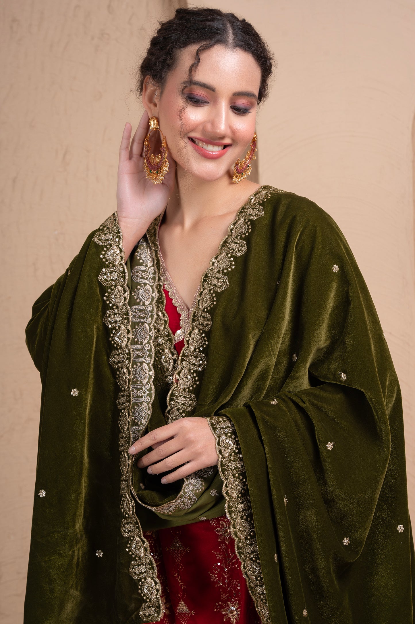 DARK GREEN EMBROIDERED VELVET DUPATTA