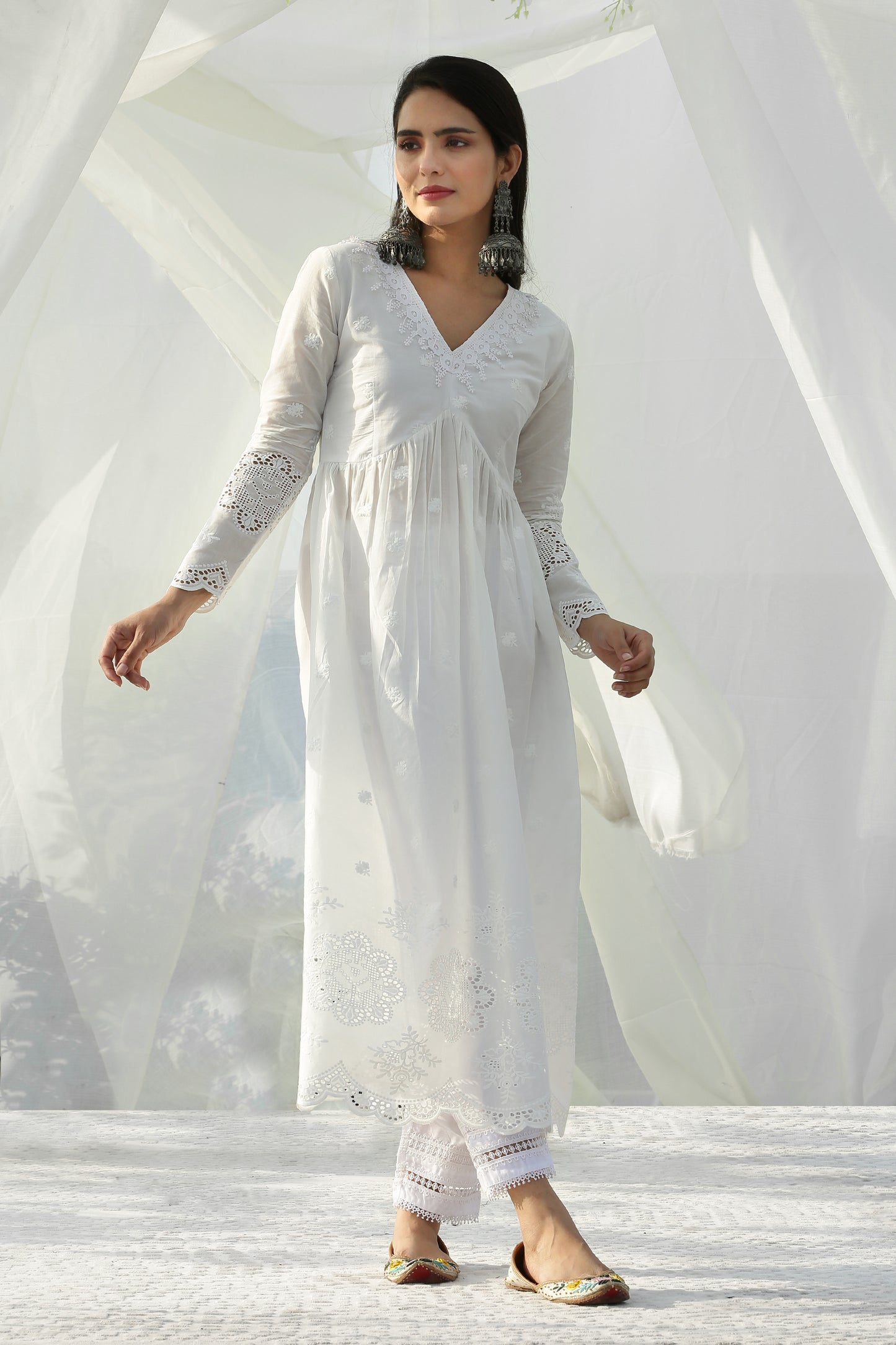 White Scallop Embroidered Kurta Set