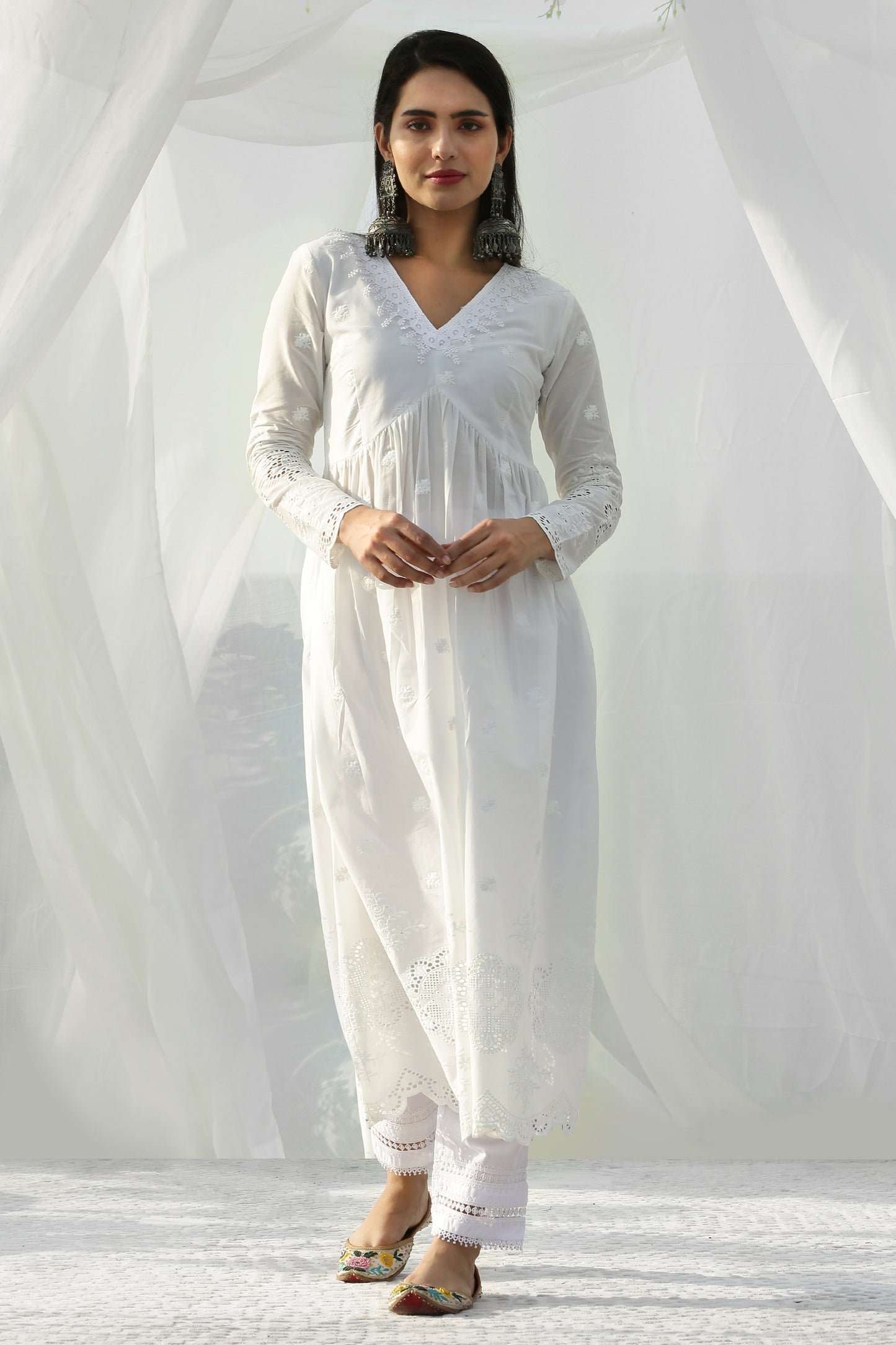 White Scallop Embroidered Kurta Set