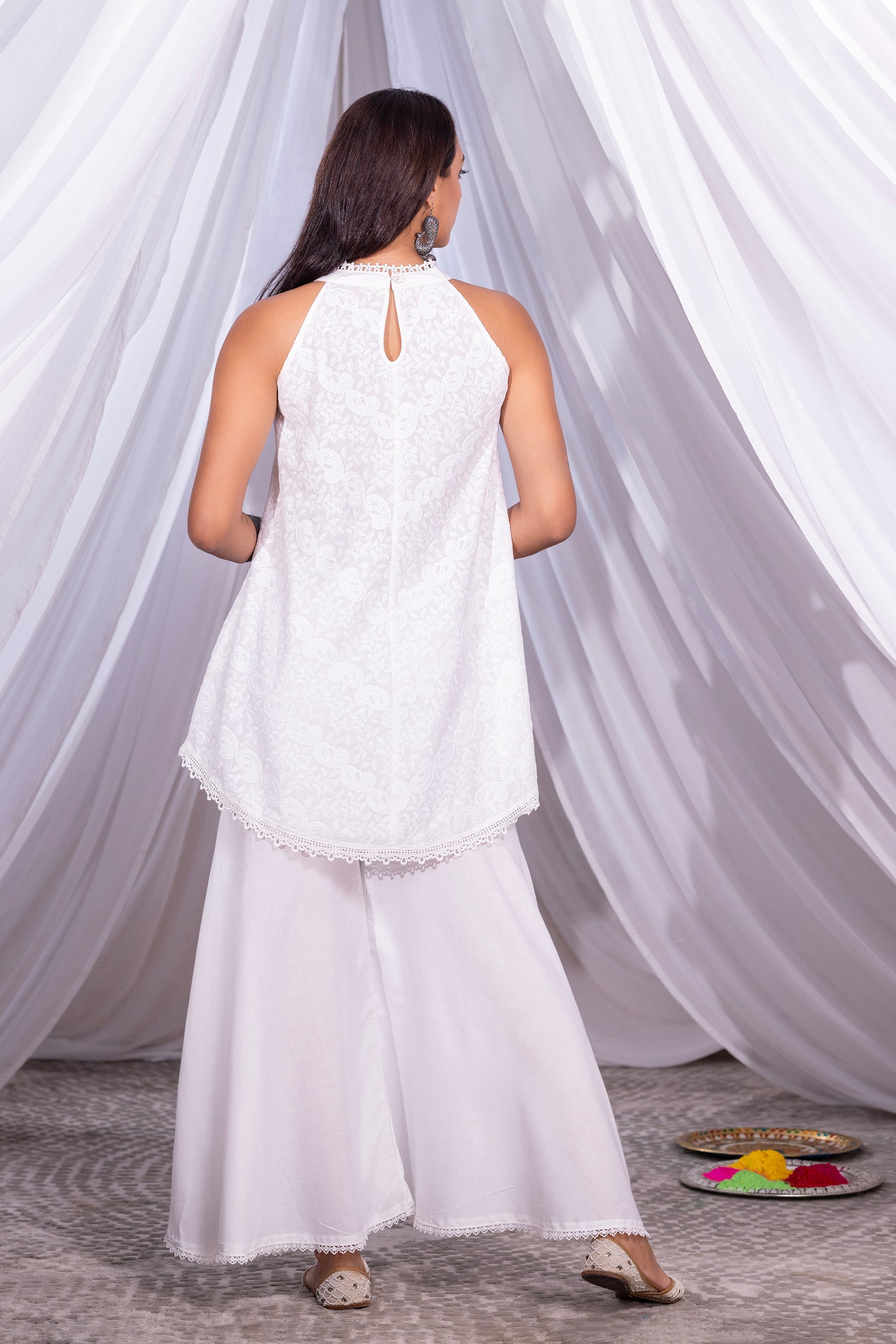 WHITE HALTER LUCKNOWI KURTA SET