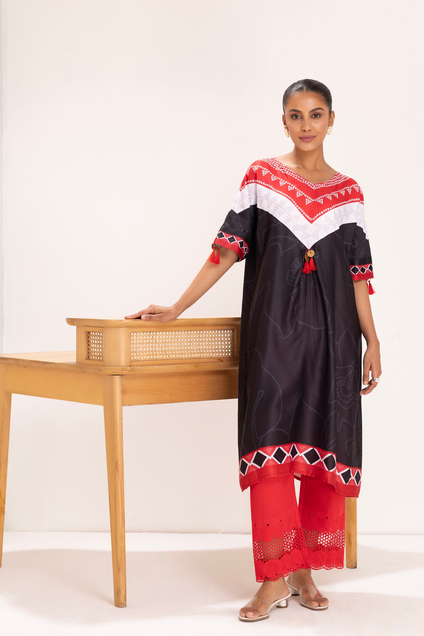 BLACK AND RED BANDHANI PRINT KURTA