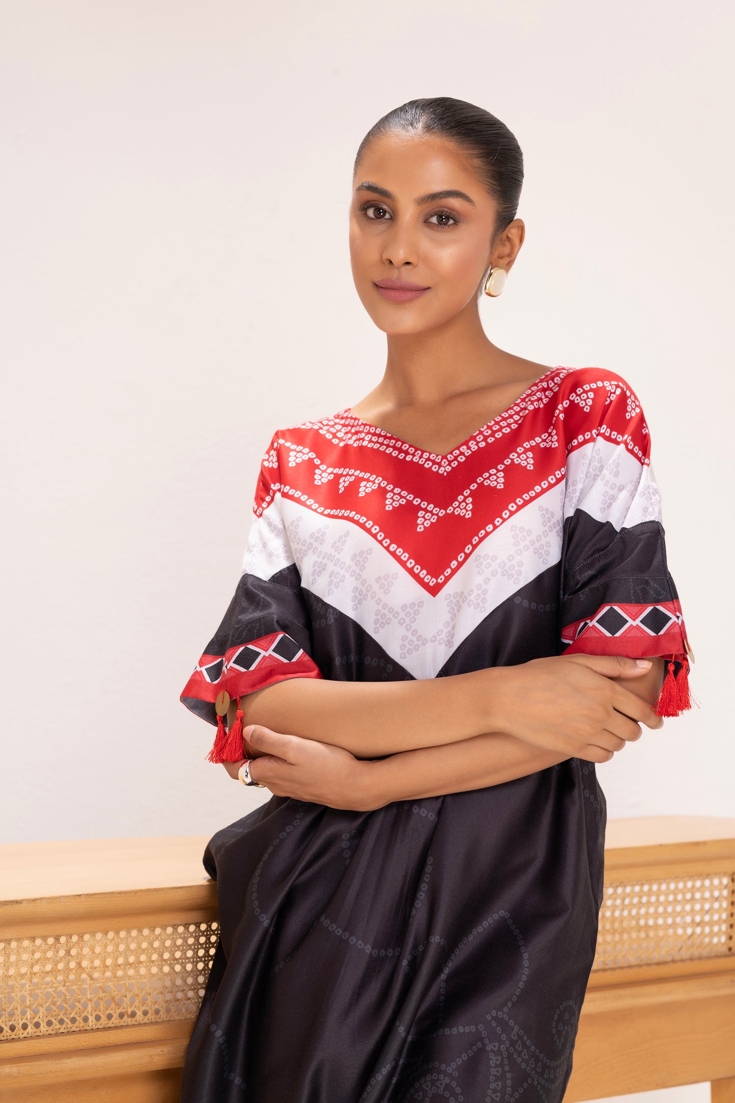 BLACK AND RED BANDHANI PRINT KURTA