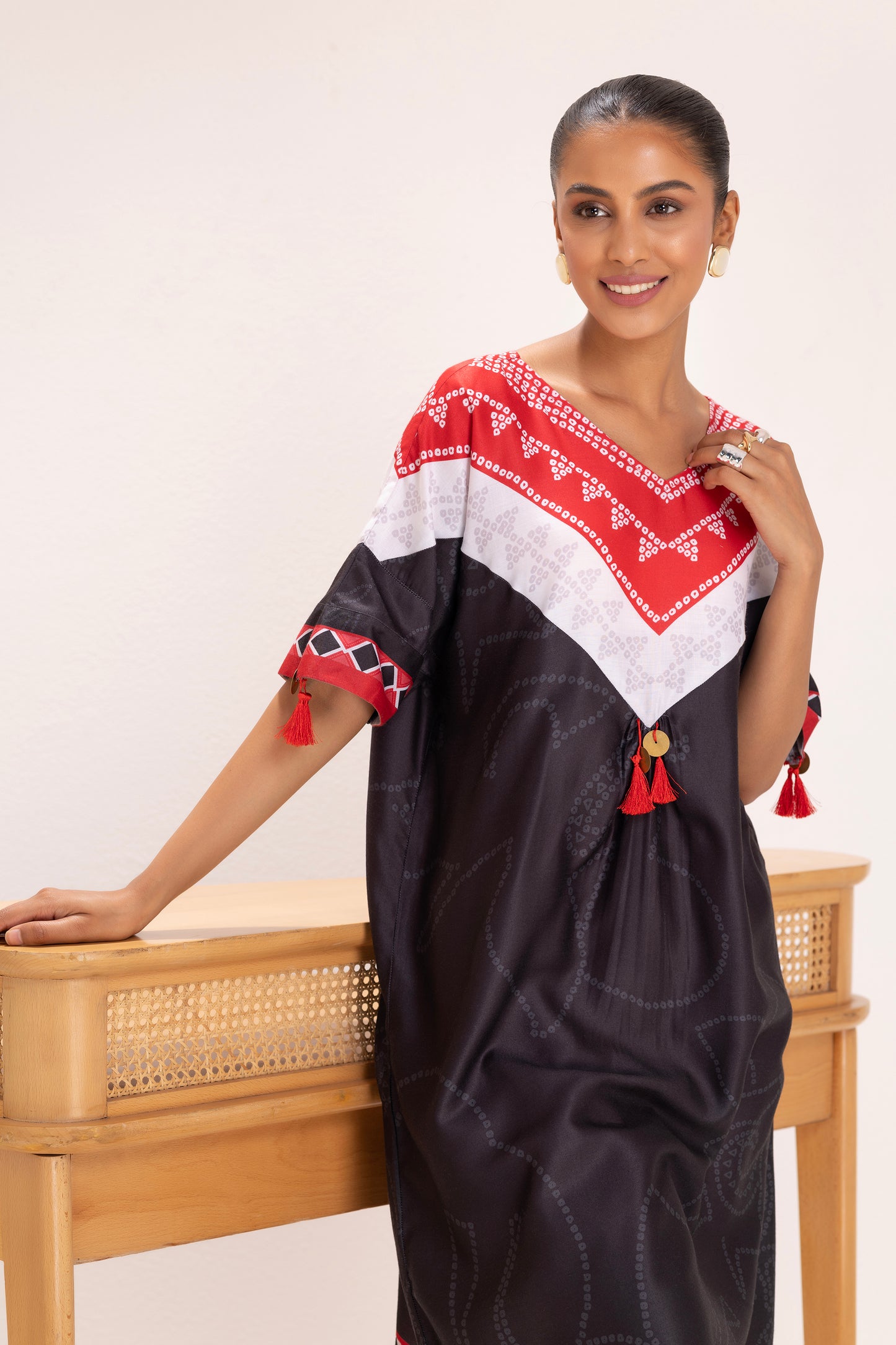 BLACK AND RED BANDHANI PRINT KURTA