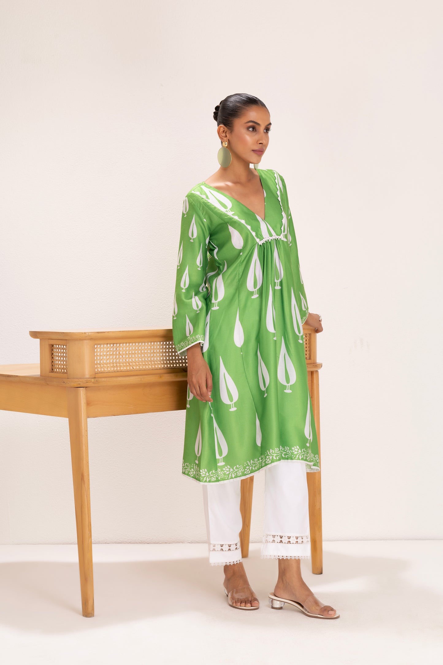 GREEN LEAF MOTIF KURTA SET
