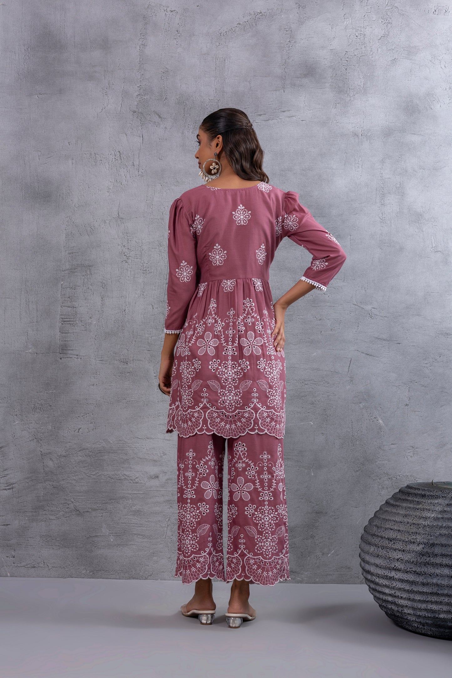 Dusty Pink Fit & Flare Kurta Set with Scalloped Floral Chikankari Embroidery
