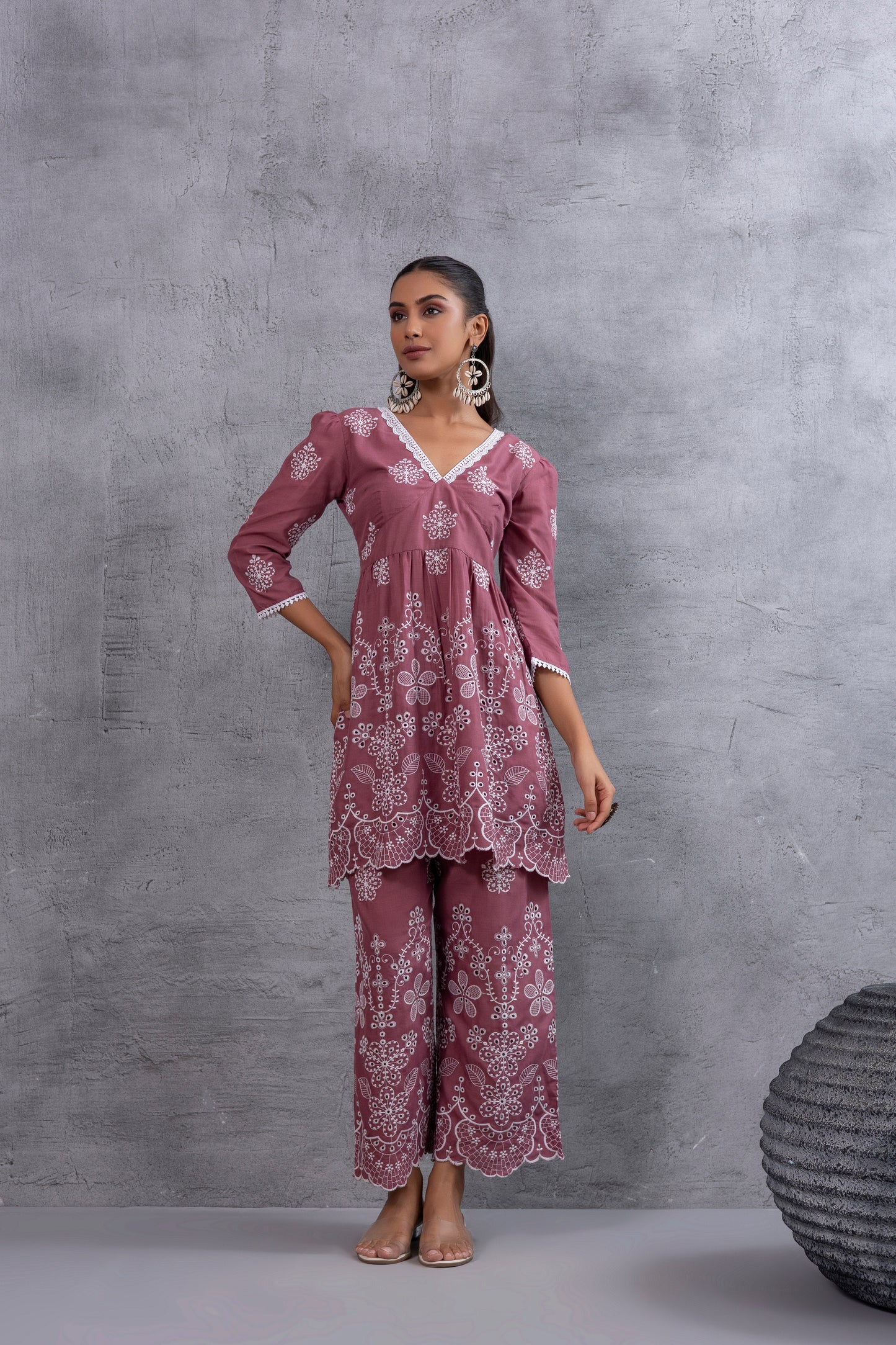 Dusty Pink Fit & Flare Kurta Set with Scalloped Floral Chikankari Embroidery