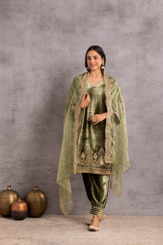 Green velvet  suit Set with Organza Dupatta