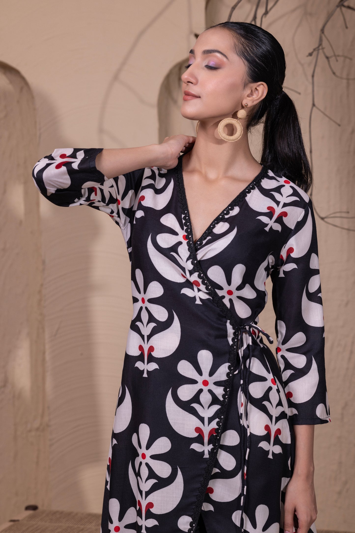 BLACK FLORAL PRINTED WRAP KURTA