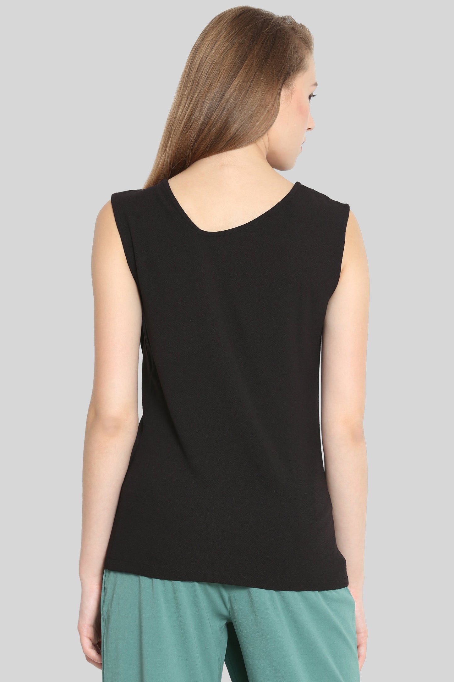 Bow on neck black top