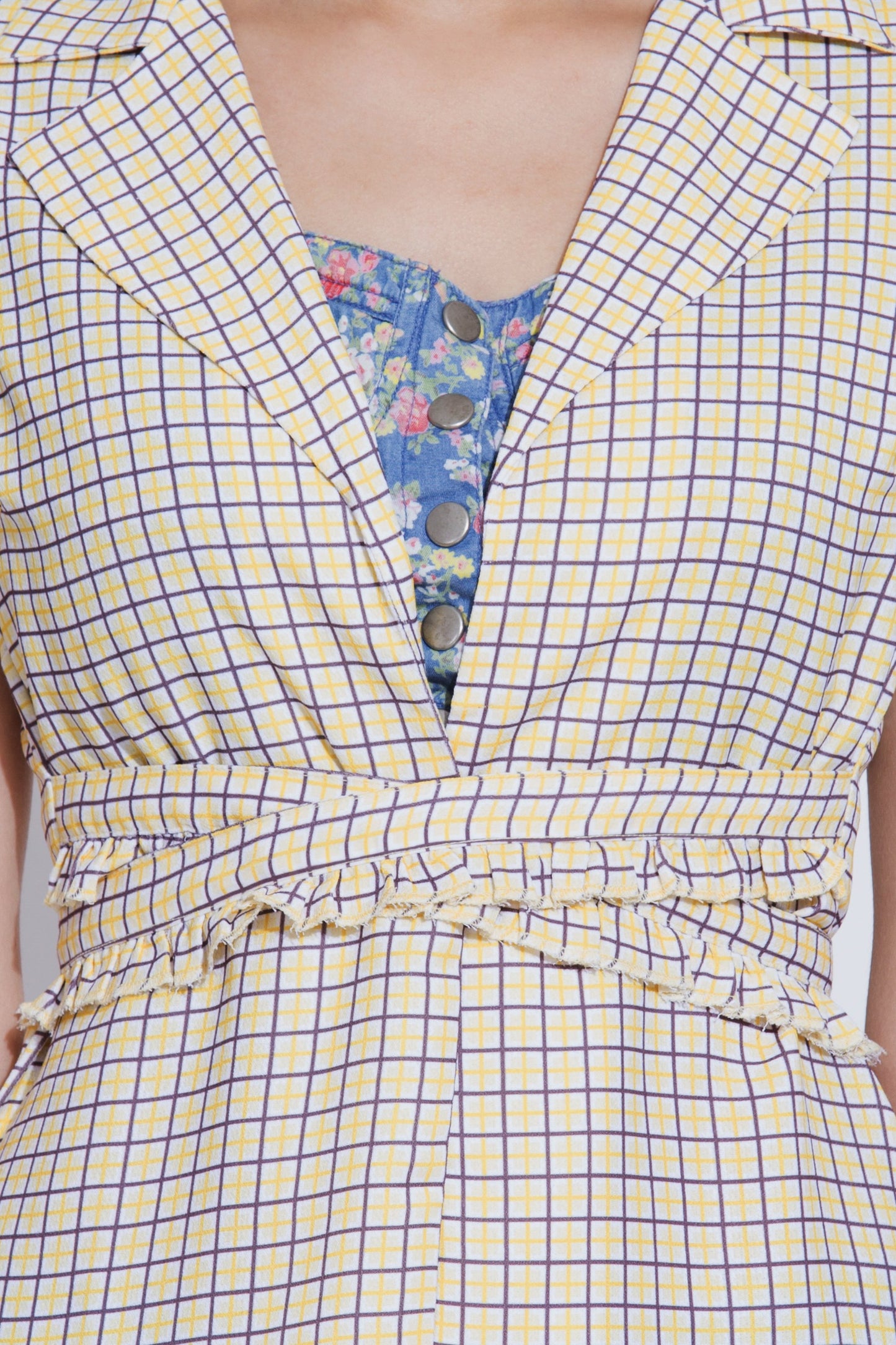 Ruffled belt Checked Trench coat