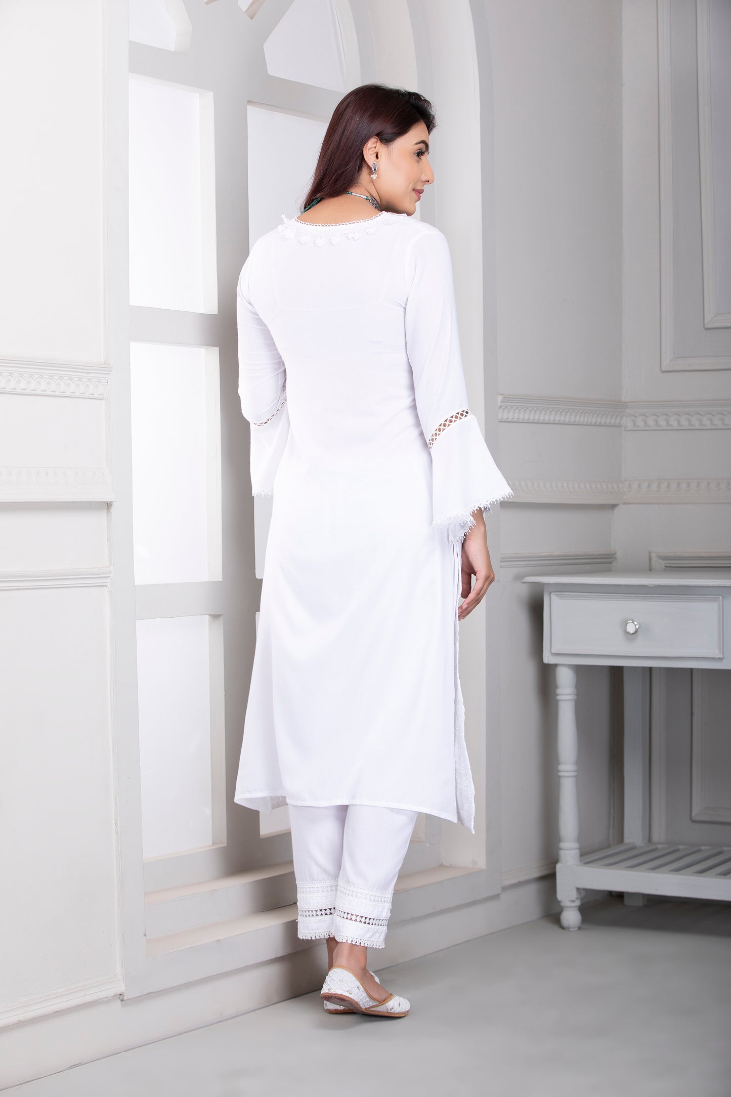White Lucknowi Chikankari Kurta Set