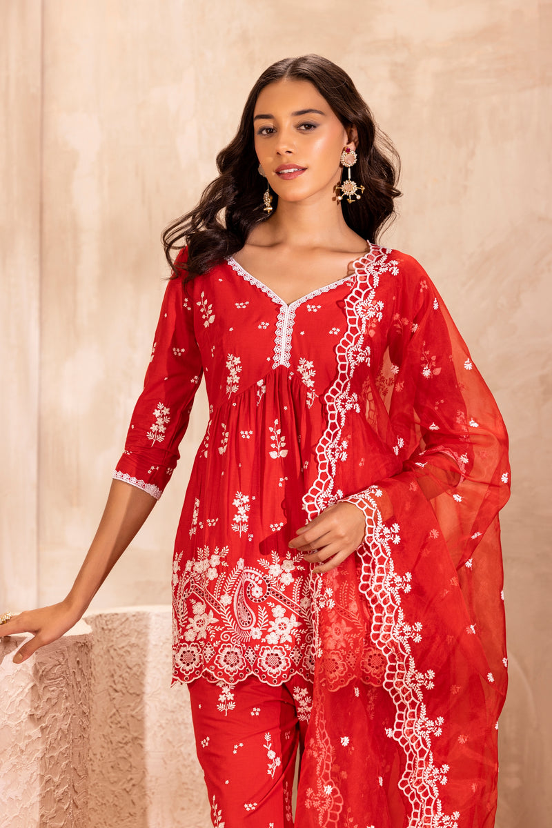 RED SCALLOP EMBROIDERED MUL SUIT SET