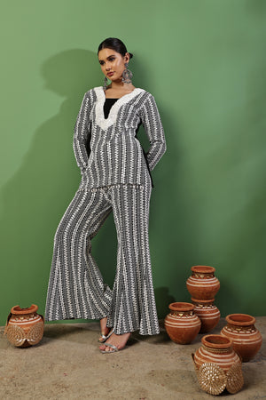 Black and White Sequence Embroidered Fusion Fit