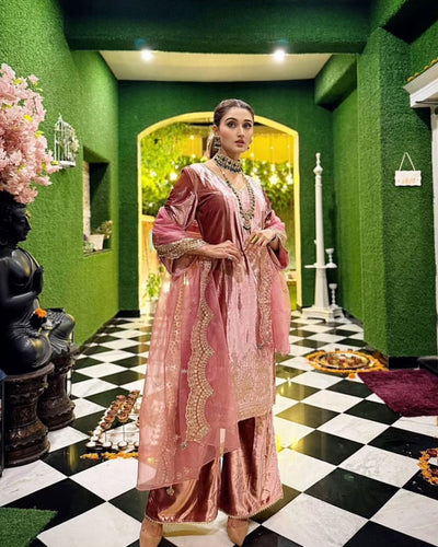 Onion pink velvet suit Set with Organza Dupatta