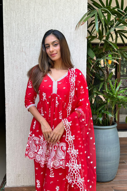 RED SCALLOP EMBROIDERED MUL SUIT SET