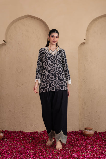 BLACK AND CREAM PAISLEY EMBROIDERED SUIT SET
