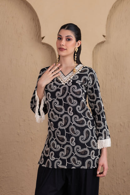 BLACK AND CREAM PAISLEY EMBROIDERED SUIT SET