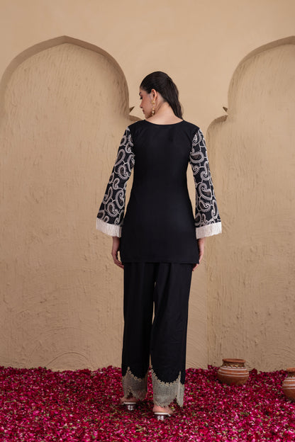 BLACK AND CREAM PAISLEY EMBROIDERED SUIT SET
