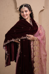 RAISIN GOLD EMBROIDERED VELVET DUPATTA