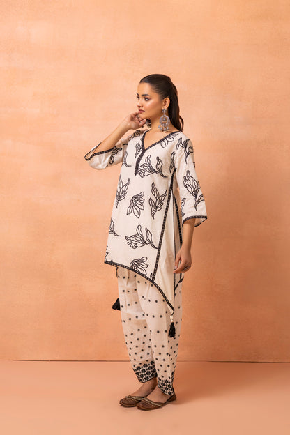 Cream And Black Embroidered Kurta Set