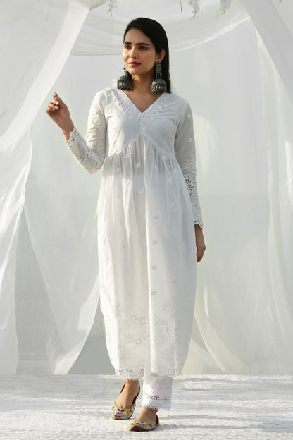 White Scallop Embroidered Kurta Set