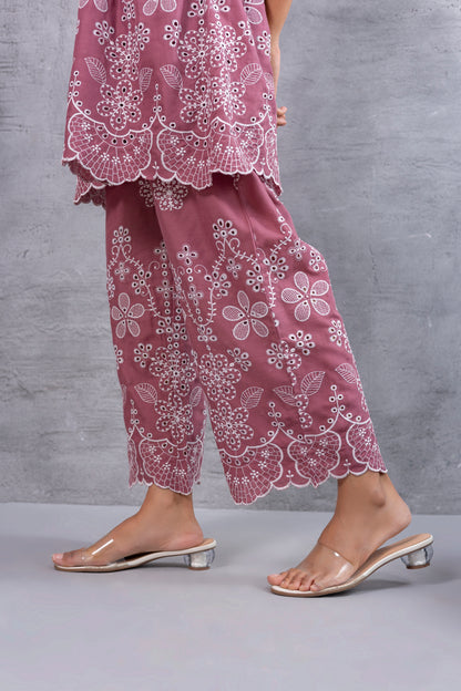 Dusty Pink Fit & Flare Kurta Set with Scalloped Floral Chikankari Embroidery
