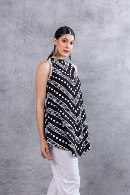 BLACK FLORAL EMBROIDERED HALTER KURTA SET