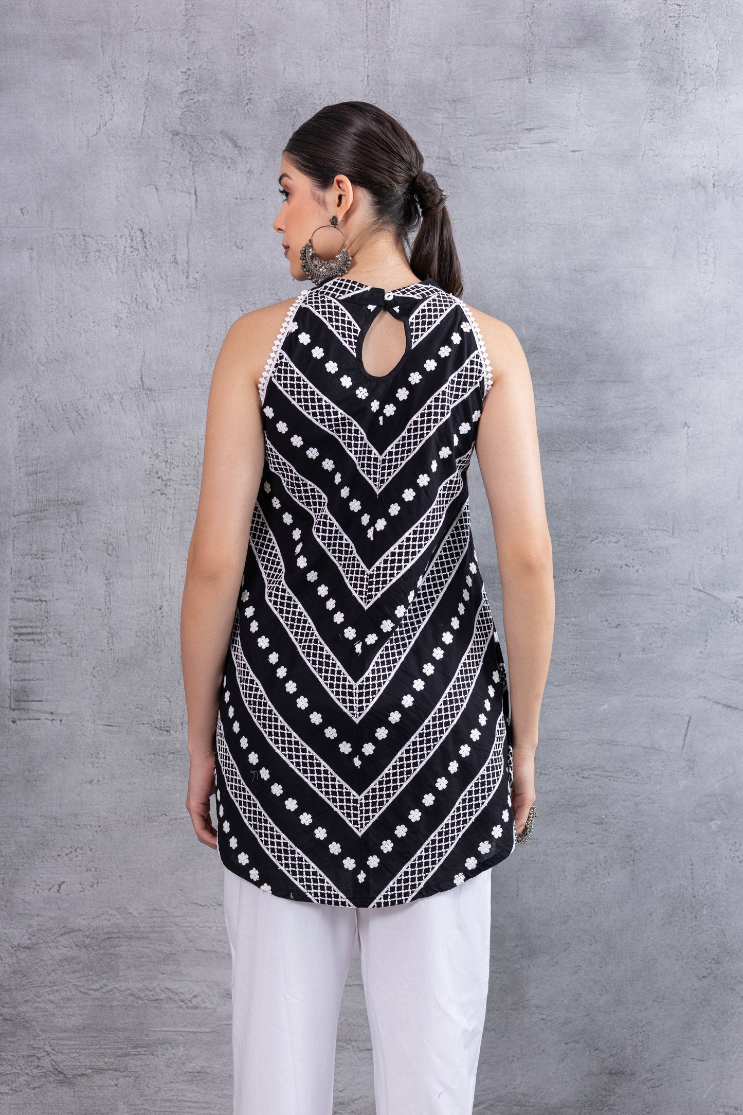 BLACK FLORAL EMBROIDERED HALTER KURTA SET