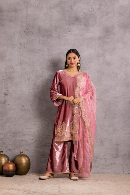 Onion pink velvet suit Set with Organza Dupatta