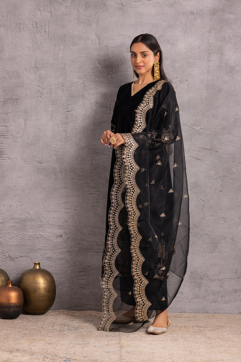 Black velvet Suit Set with Organza Dupatta