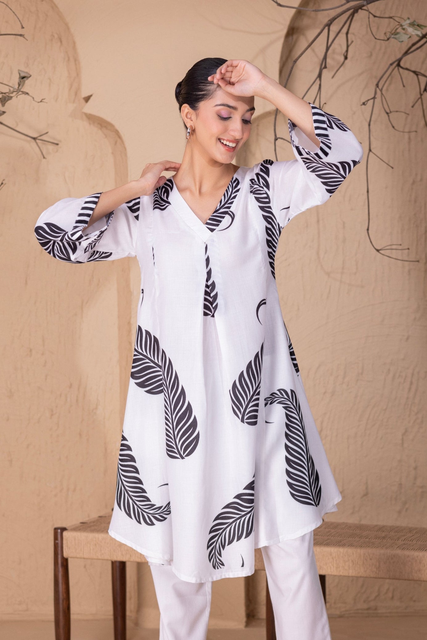 WHITE OVERSIZE LEAF PRINTED KURTA
