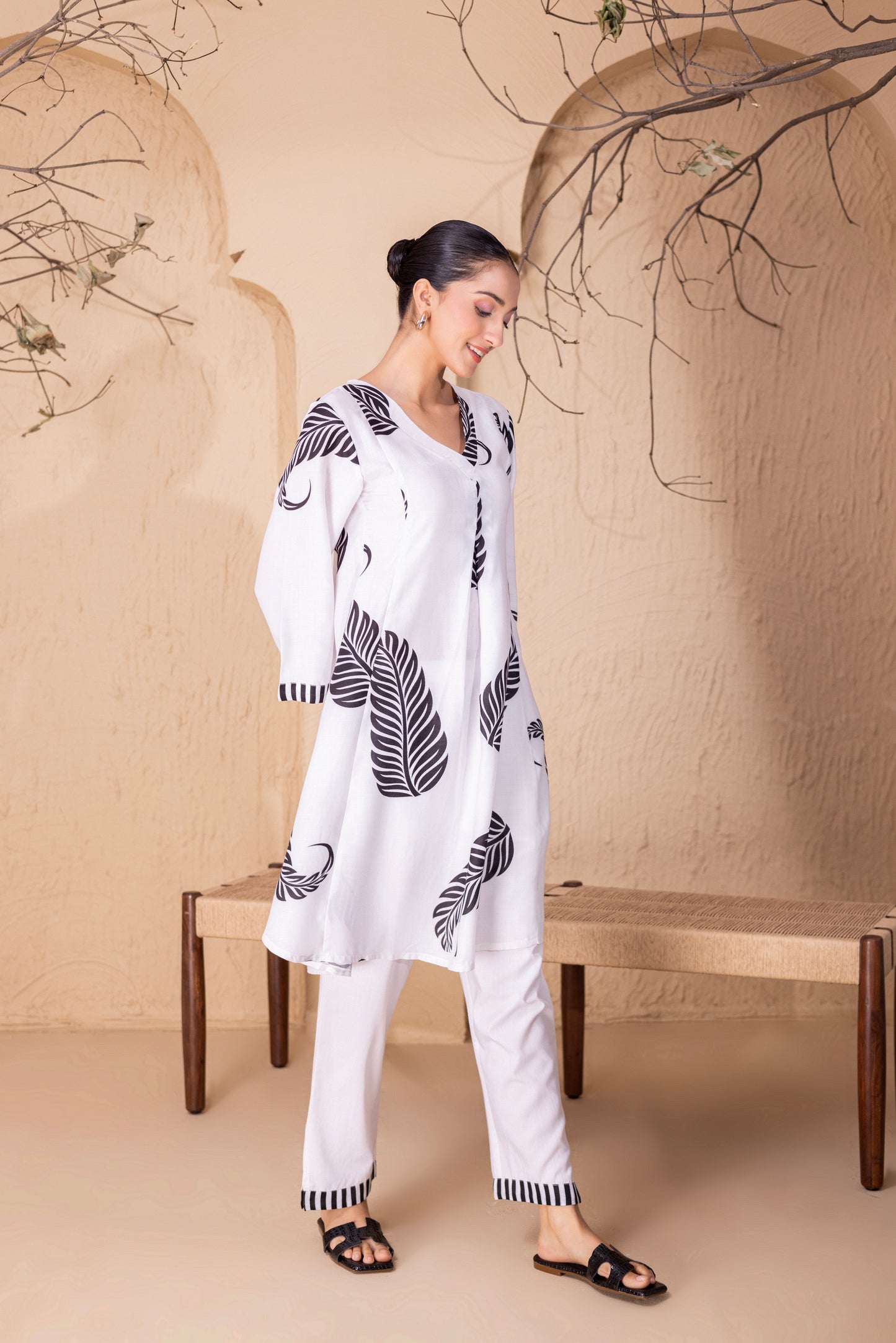 WHITE OVERSIZE LEAF PRINTED KURTA