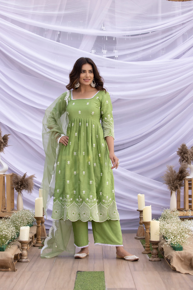 Fern Scallop Embroidered Suit Set with Organza Dupatta