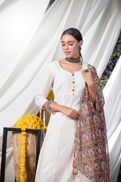 Cream Embroidered Suit Set With Organza Dupatta