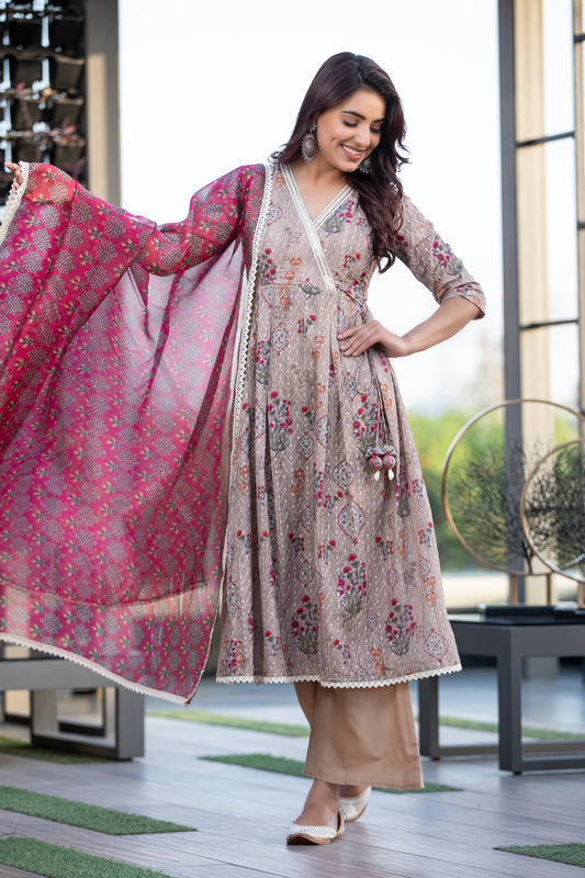 Mughal Floral Print Kurta Set with Organza Dupatta